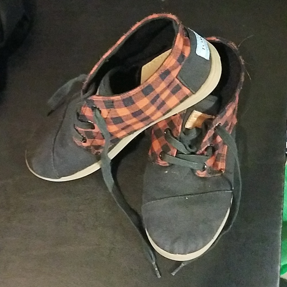 Tom's youth boys shoes